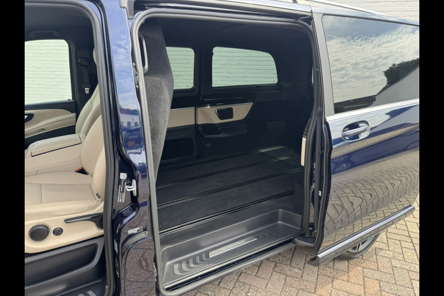 Mercedes-Benz V-Klasse 300d Lang AMG Burmester Stoelkoeling M-bux 360 Camera Trekhaak Adaptieve Cruise