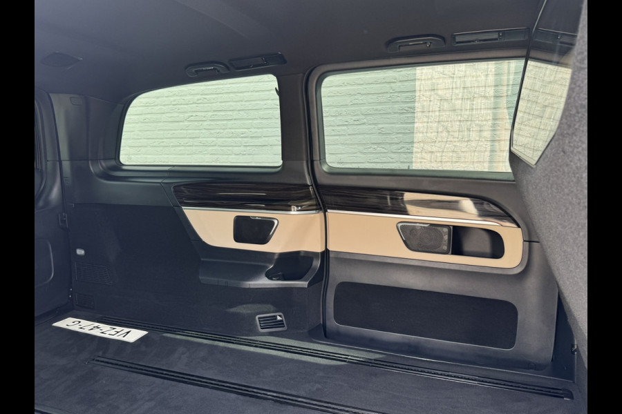 Mercedes-Benz V-Klasse 300d Lang AMG Burmester Stoelkoeling M-bux 360 Camera Trekhaak Adaptieve Cruise