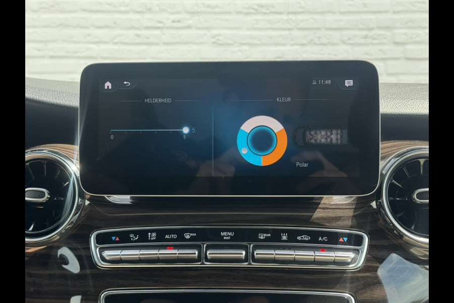 Mercedes-Benz V-Klasse 300d Lang AMG Burmester Stoelkoeling M-bux 360 Camera Trekhaak Adaptieve Cruise