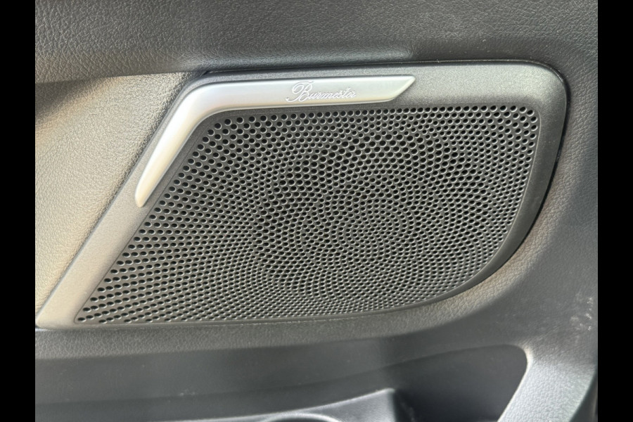Mercedes-Benz V-Klasse 300d Lang AMG Burmester Stoelkoeling M-bux 360 Camera Trekhaak Adaptieve Cruise