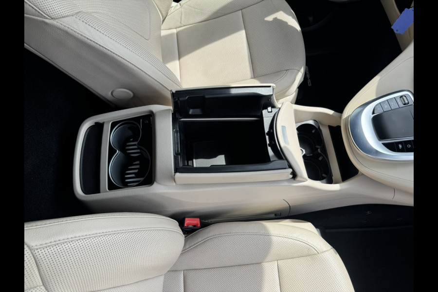 Mercedes-Benz V-Klasse 300d Lang AMG Burmester Stoelkoeling M-bux 360 Camera Trekhaak Adaptieve Cruise