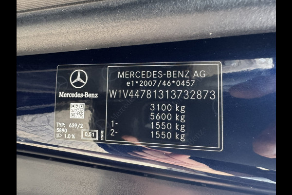 Mercedes-Benz V-Klasse 300d Lang AMG Burmester Stoelkoeling M-bux 360 Camera Trekhaak Adaptieve Cruise