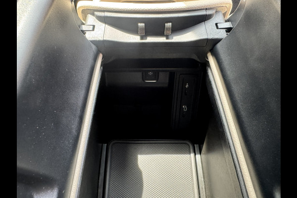Mercedes-Benz V-Klasse 300d Lang AMG Burmester Stoelkoeling M-bux 360 Camera Trekhaak Adaptieve Cruise