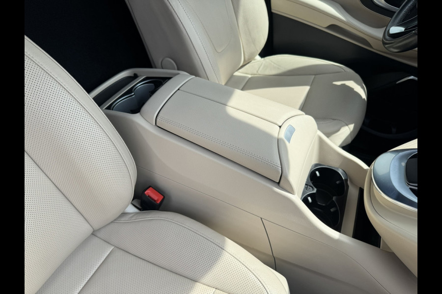Mercedes-Benz V-Klasse 300d Lang AMG Burmester Stoelkoeling M-bux 360 Camera Trekhaak Adaptieve Cruise