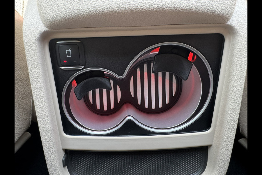 Mercedes-Benz V-Klasse 300d Lang AMG Burmester Stoelkoeling M-bux 360 Camera Trekhaak Adaptieve Cruise