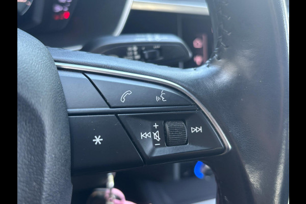 Audi Q3 35 TFSI Pro Line | Stoelverwarming | Dodehoek Detectie | Parkeersensoren | Sportstoelen
