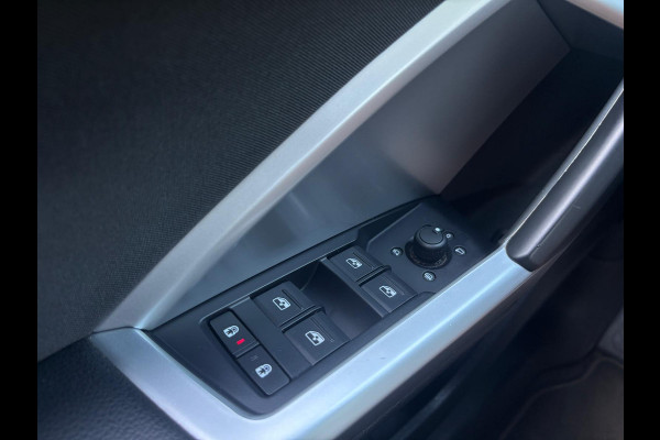 Audi Q3 35 TFSI Pro Line | Stoelverwarming | Dodehoek Detectie | Parkeersensoren | Sportstoelen