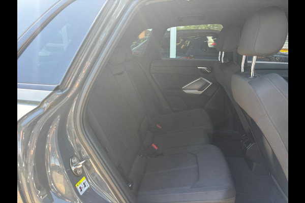 Audi Q3 35 TFSI Pro Line | Stoelverwarming | Dodehoek Detectie | Parkeersensoren | Sportstoelen