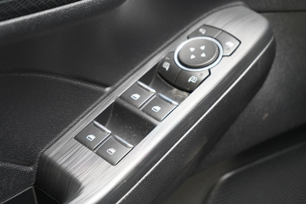 Ford Kuga 2.5 PHEV ST-Line | SoH 89% | Head-Up | Blind-Spot | Stoelverwarming | Carplay | Afn. trekhaak | Navigatie | Adaptive cruise