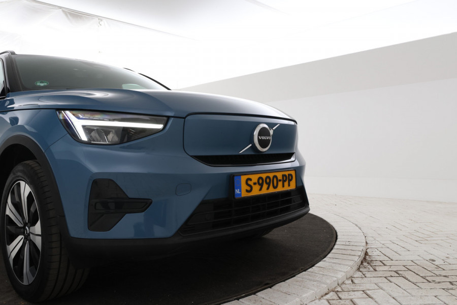 Volvo XC40 Recharge Core 70 kWh Zwarte hemel, Stoel/stuur verwarming, Apple carplay