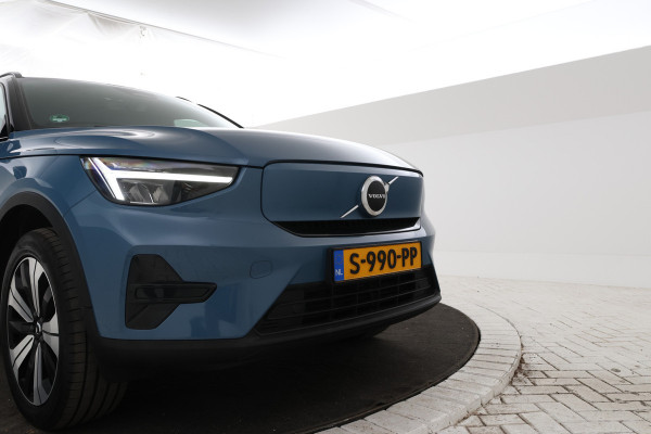 Volvo XC40 Recharge Core 70 kWh Zwarte hemel, Stoel/stuur verwarming, Apple carplay
