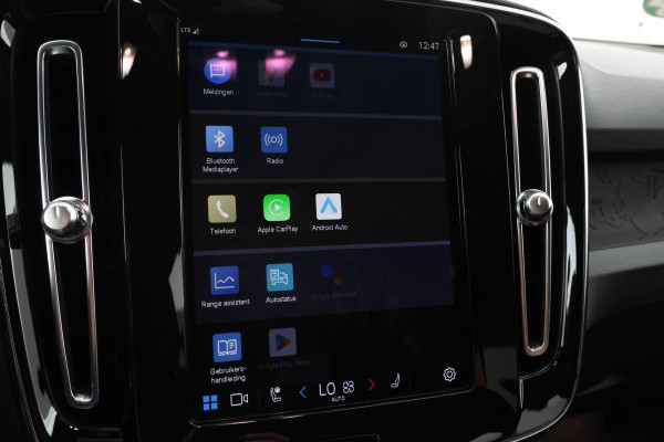 Volvo XC40 Recharge Core 70 kWh Zwarte hemel, Stoel/stuur verwarming, Apple carplay