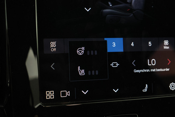 Volvo XC40 Recharge Core 70 kWh Zwarte hemel, Stoel/stuur verwarming, Apple carplay