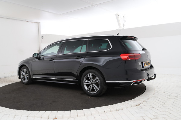 Volkswagen Passat Variant 2.0 TSI R-Line Business + Trekhaak, Automaat, Panorama, Adaptieve cruise