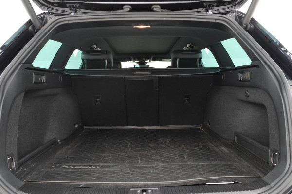 Volkswagen Passat Variant 2.0 TSI R-Line Business + Trekhaak, Automaat, Panorama, Adaptieve cruise