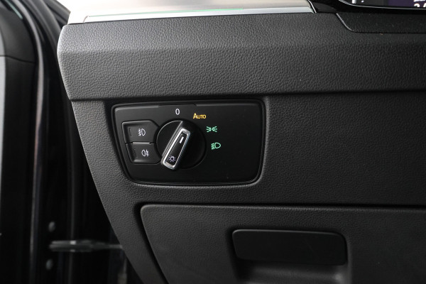 Volkswagen Passat Variant 2.0 TSI R-Line Business + Trekhaak, Automaat, Panorama, Adaptieve cruise