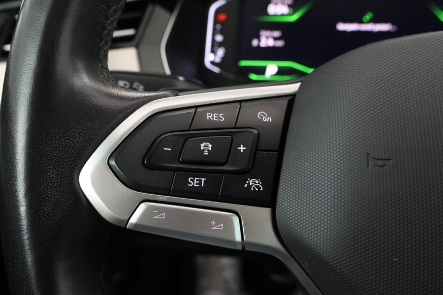 Volkswagen Passat Variant 2.0 TSI R-Line Business + Trekhaak, Automaat, Panorama, Adaptieve cruise