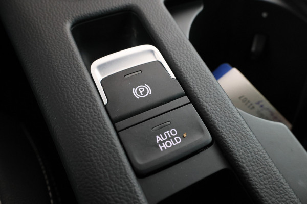 Volkswagen Passat Variant 2.0 TSI R-Line Business + Trekhaak, Automaat, Panorama, Adaptieve cruise