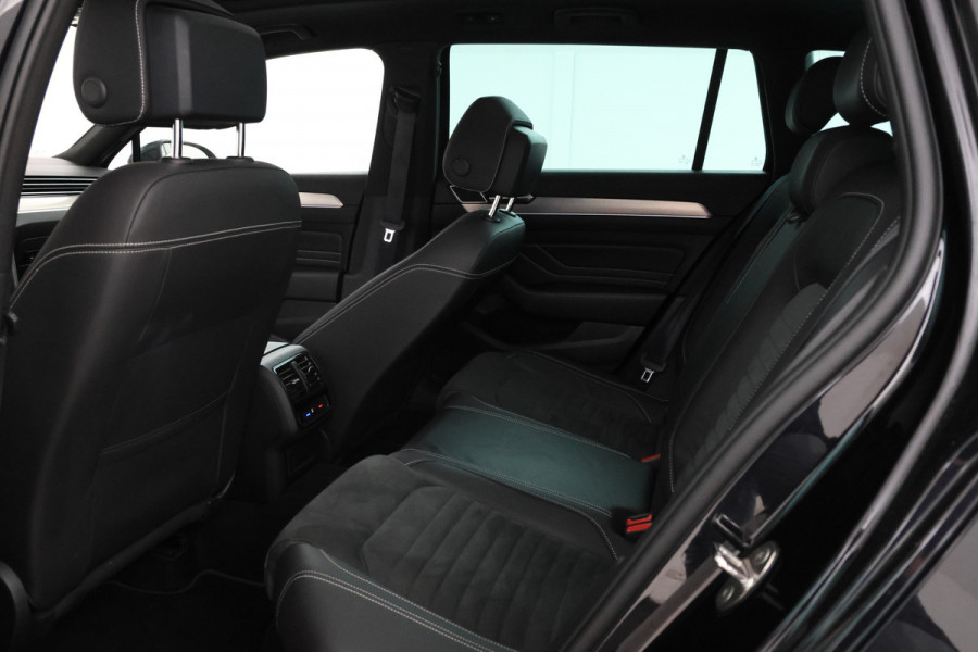 Volkswagen Passat Variant 2.0 TSI R-Line Business + Trekhaak, Automaat, Panorama, Adaptieve cruise