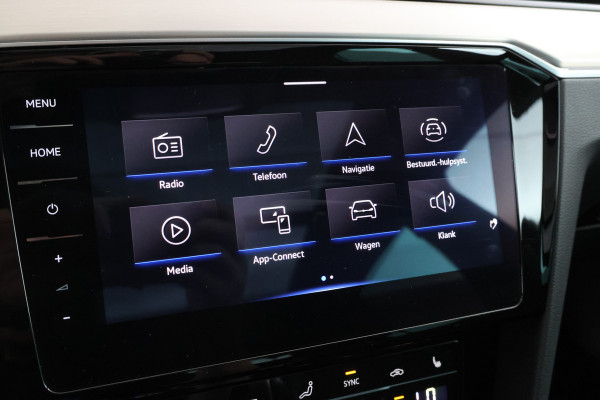 Volkswagen Passat Variant 2.0 TSI R-Line Business + Trekhaak, Automaat, Panorama, Adaptieve cruise