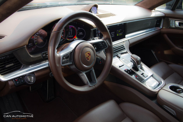 Porsche Panamera Sport Turismo 4.0 Turbo S E-Hybrid Keramisch 686PK .