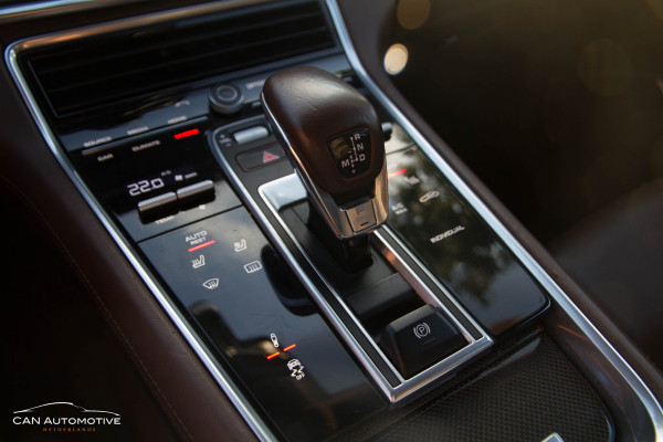 Porsche Panamera Sport Turismo 4.0 Turbo S E-Hybrid Keramisch 686PK .