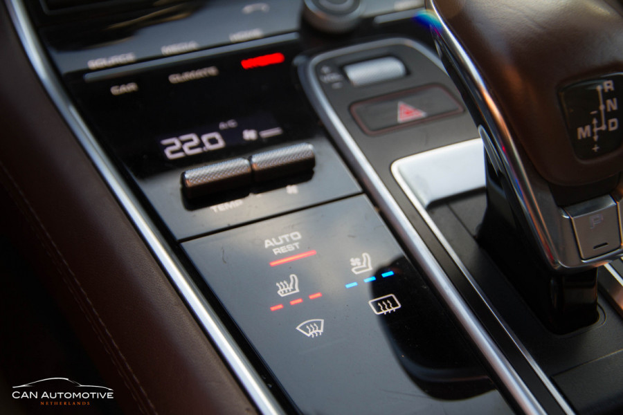 Porsche Panamera Sport Turismo 4.0 Turbo S E-Hybrid Keramisch 686PK .