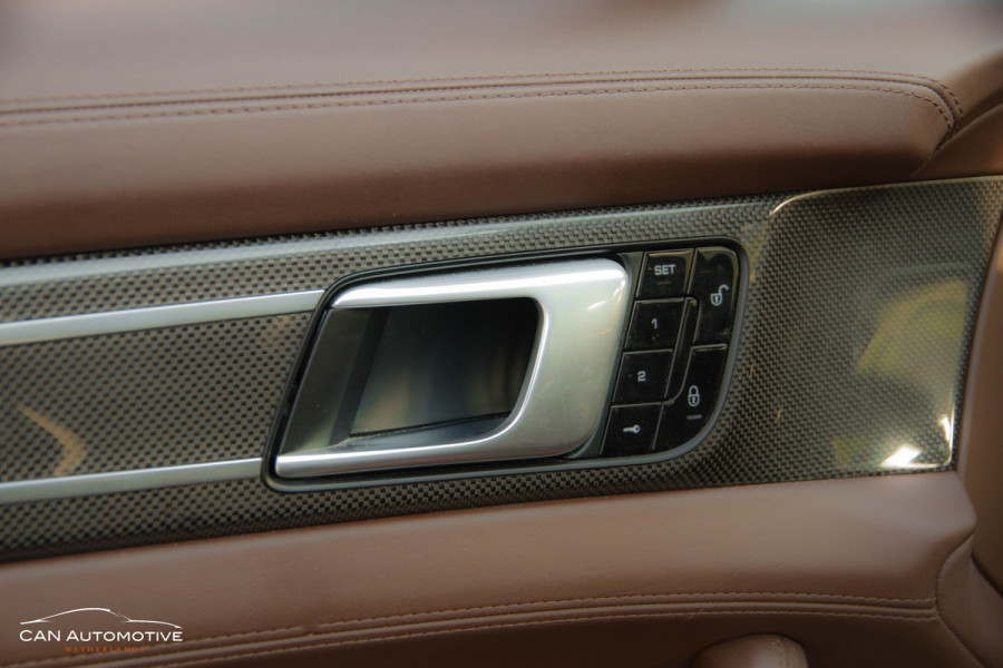 Porsche Panamera Sport Turismo 4.0 Turbo S E-Hybrid Keramisch 686PK .