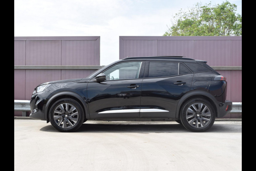 Peugeot e-2008 EV GT Pack 50 kWh SCHUIF- KANTELDAK | STOELVERWARMING | CAMERA MET SENSOREN | NAVI & CARPLAY |
