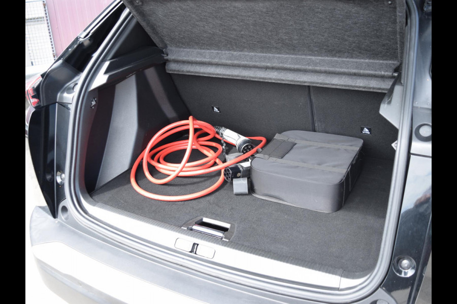 Peugeot e-2008 EV GT Pack 50 kWh SCHUIF- KANTELDAK | STOELVERWARMING | CAMERA MET SENSOREN | NAVI & CARPLAY |