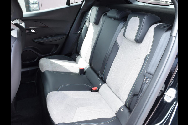 Peugeot e-2008 EV GT Pack 50 kWh SCHUIF- KANTELDAK | STOELVERWARMING | CAMERA MET SENSOREN | NAVI & CARPLAY |