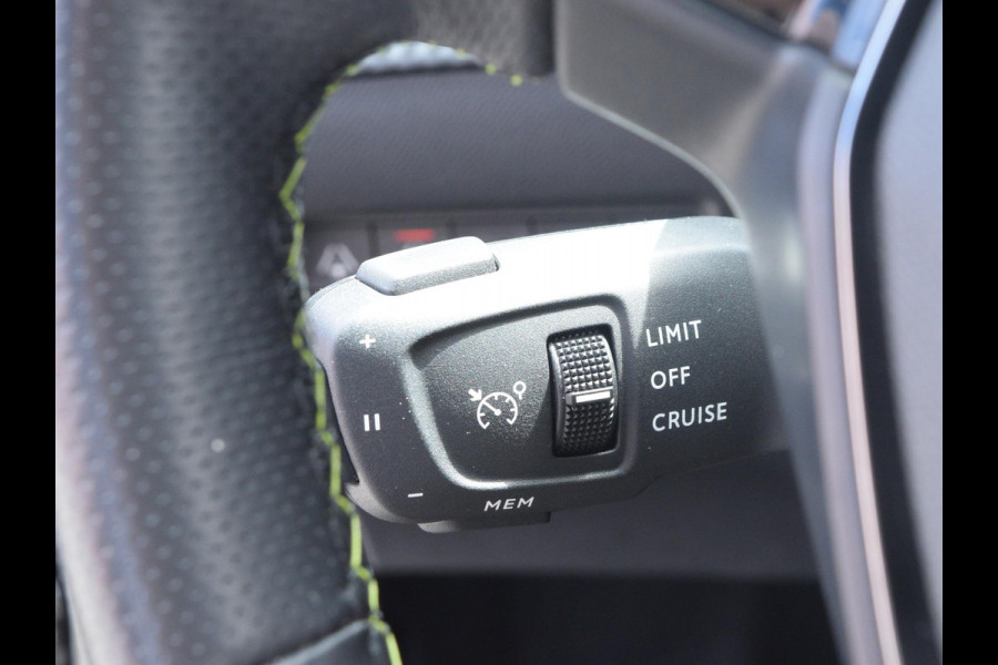 Peugeot e-2008 EV GT Pack 50 kWh SCHUIF- KANTELDAK | STOELVERWARMING | CAMERA MET SENSOREN | NAVI & CARPLAY |