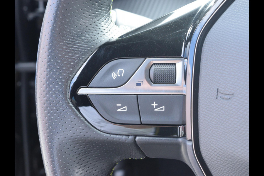 Peugeot e-2008 EV GT Pack 50 kWh SCHUIF- KANTELDAK | STOELVERWARMING | CAMERA MET SENSOREN | NAVI & CARPLAY |