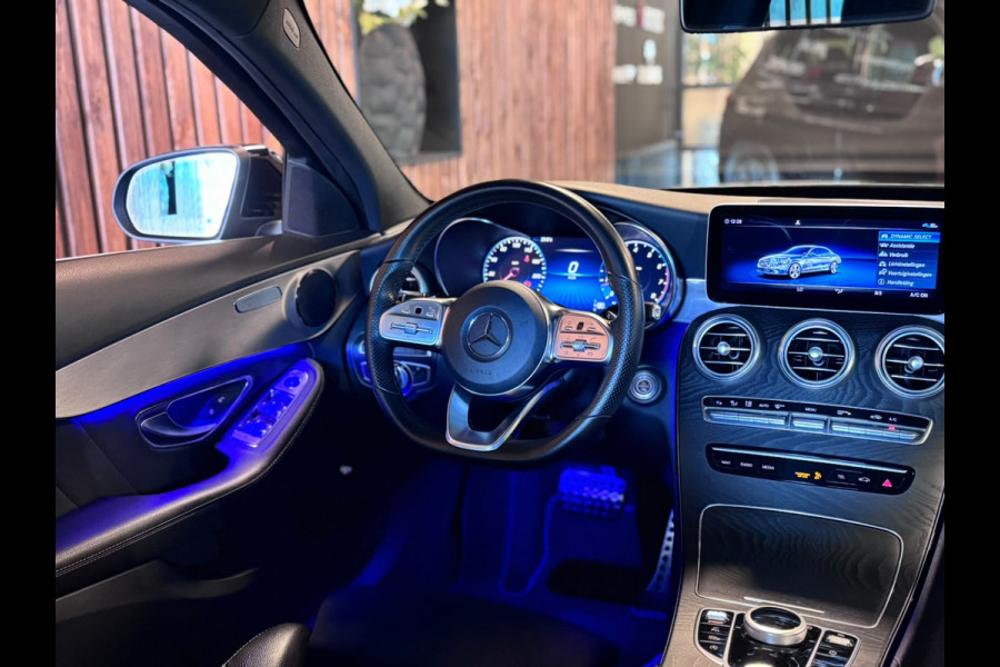 Mercedes-Benz C-Klasse 180 Business Solution AMG / Virtual / Carplay / Stoelverwarming / Sfeerverlichting / Trekhaak / ACC /