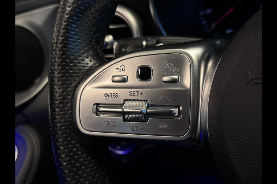 Mercedes-Benz C-Klasse 180 Business Solution AMG / Virtual / Carplay / Stoelverwarming / Sfeerverlichting / Trekhaak / ACC /