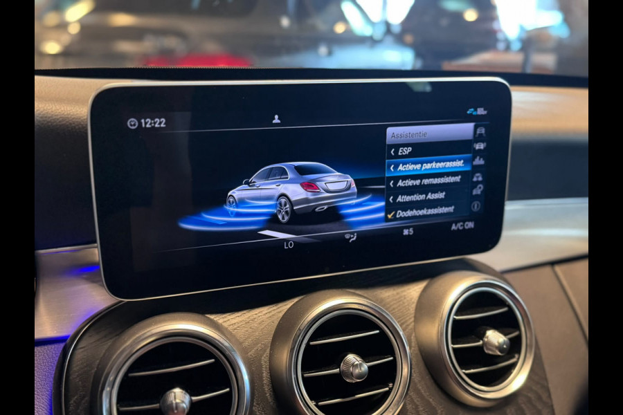 Mercedes-Benz C-Klasse 180 Business Solution AMG / Virtual / Carplay / Stoelverwarming / Sfeerverlichting / Trekhaak / ACC /