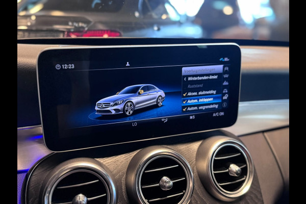 Mercedes-Benz C-Klasse 180 Business Solution AMG / Virtual / Carplay / Stoelverwarming / Sfeerverlichting / Trekhaak / ACC /
