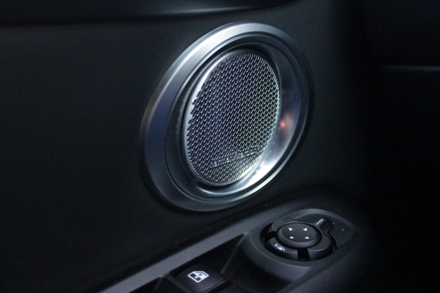 Alfa Romeo Tonale PHEV 280PK VELOCE | PANORAMISCH SCHUIF/KANTEL DAK | PREMIUM PACK: LEDEREN BEKLEDING/GEVENTILEERDE VOORSTOELEN/4-VOUDIG ELEKTRISCH VERSTELBARE LENDESTEUN VOORSTOELEN/HOOGGLANS ZWARTE RAAMOMLIJSTING/AMBIENT LIGHTING | TECHNOLOGY PACK: PARKEERWAARSCHUWING VOOR EN ACHTER/360° CAMERA/AUTOMATISCH INPARKEREN/ AUTONOMOUS DRIVING LEVEL 2: ADAPTIVE CRUISE CONTROL/LANE CENTERING ASSIST/TRAFFIC JAM ASSIST DODEHOEK DETECTIE AUTOMATISCH DIMMENDE BUITENSPIEGELS ELEKTRISCH BEDIENBARE ACHTERKLEP | WINTERPACK: STOELVERWARMING VOOR/STUURVERWARMING/VERWARMBARE RUITENSPROEIERS | HARMAN KAR