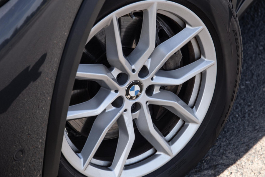 BMW X5 xDrive45e High Executive CARPLAY / CAMERA / DEALER ONDERHOUDEN / ZWART LEER / STOELVERWARMING / TREKHAAK