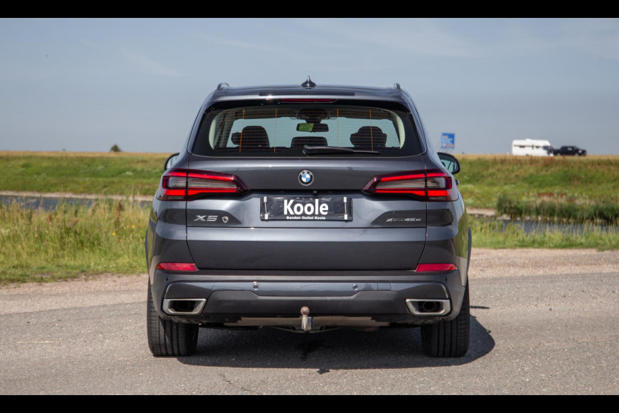 BMW X5 xDrive45e High Executive CARPLAY / CAMERA / DEALER ONDERHOUDEN / ZWART LEER / STOELVERWARMING / TREKHAAK