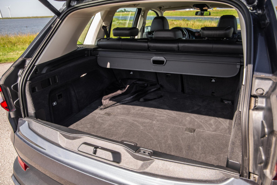 BMW X5 xDrive45e High Executive CARPLAY / CAMERA / DEALER ONDERHOUDEN / ZWART LEER / STOELVERWARMING / TREKHAAK