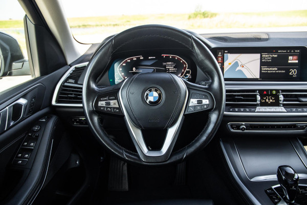 BMW X5 xDrive45e High Executive CARPLAY / CAMERA / DEALER ONDERHOUDEN / ZWART LEER / STOELVERWARMING / TREKHAAK