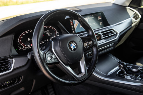 BMW X5 xDrive45e High Executive CARPLAY / CAMERA / DEALER ONDERHOUDEN / ZWART LEER / STOELVERWARMING / TREKHAAK