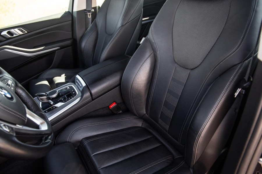 BMW X5 xDrive45e High Executive CARPLAY / CAMERA / DEALER ONDERHOUDEN / ZWART LEER / STOELVERWARMING / TREKHAAK