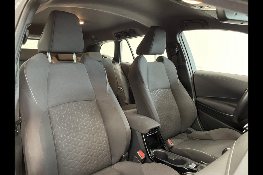 Toyota Corolla Touring Sports 1.8 Hybrid Active Navigatie Apple Carplay Android Auto Camera Adaptive Cruise Control Lichtmetalen velgen Climate Control