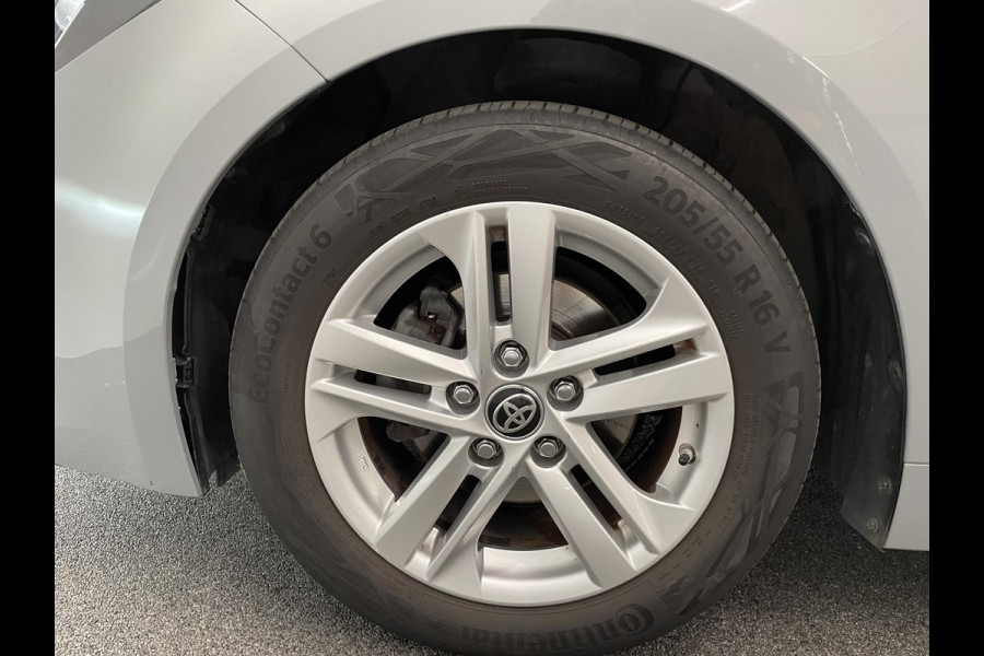 Toyota Corolla Touring Sports 1.8 Hybrid Active Navigatie Apple Carplay Android Auto Camera Adaptive Cruise Control Lichtmetalen velgen Climate Control