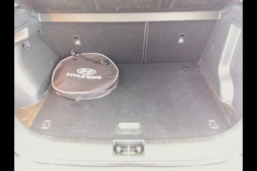Hyundai Kona EV Premium 64 kWh