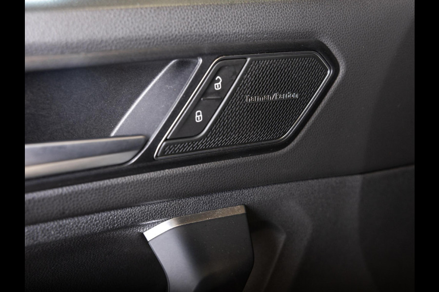 Volkswagen Tiguan 1.5 TSI Sport Urban / 150pk / Trekhaak / Achteruitrij camera / Harman Kardon / Head-Up display /