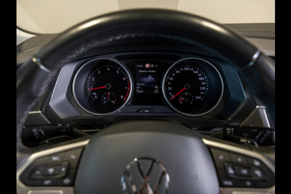 Volkswagen Tiguan 1.5 TSI Sport Urban / 150pk / Trekhaak / Achteruitrij camera / Harman Kardon / Head-Up display /