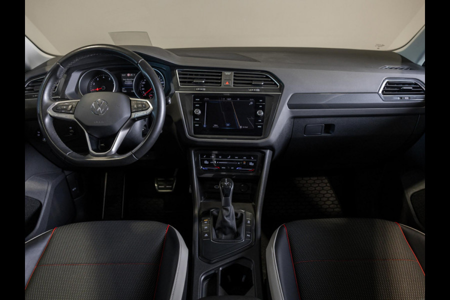 Volkswagen Tiguan 1.5 TSI Sport Urban / 150pk / Trekhaak / Achteruitrij camera / Harman Kardon / Head-Up display /